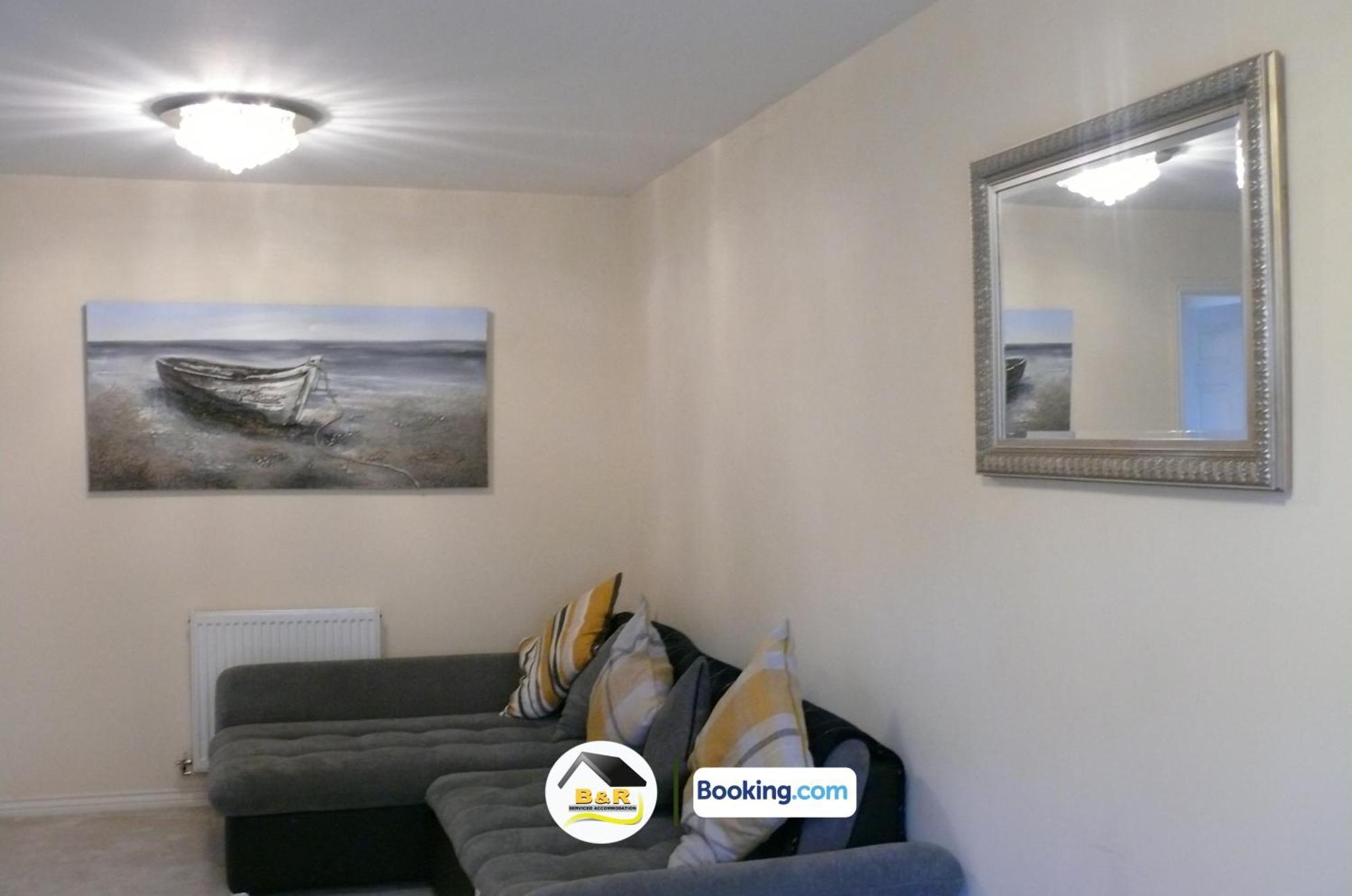 3 Bedroom House By B And R Serviced Accommodation Amesbury With Super Fast Wi-Fi 145Mbps Esterno foto