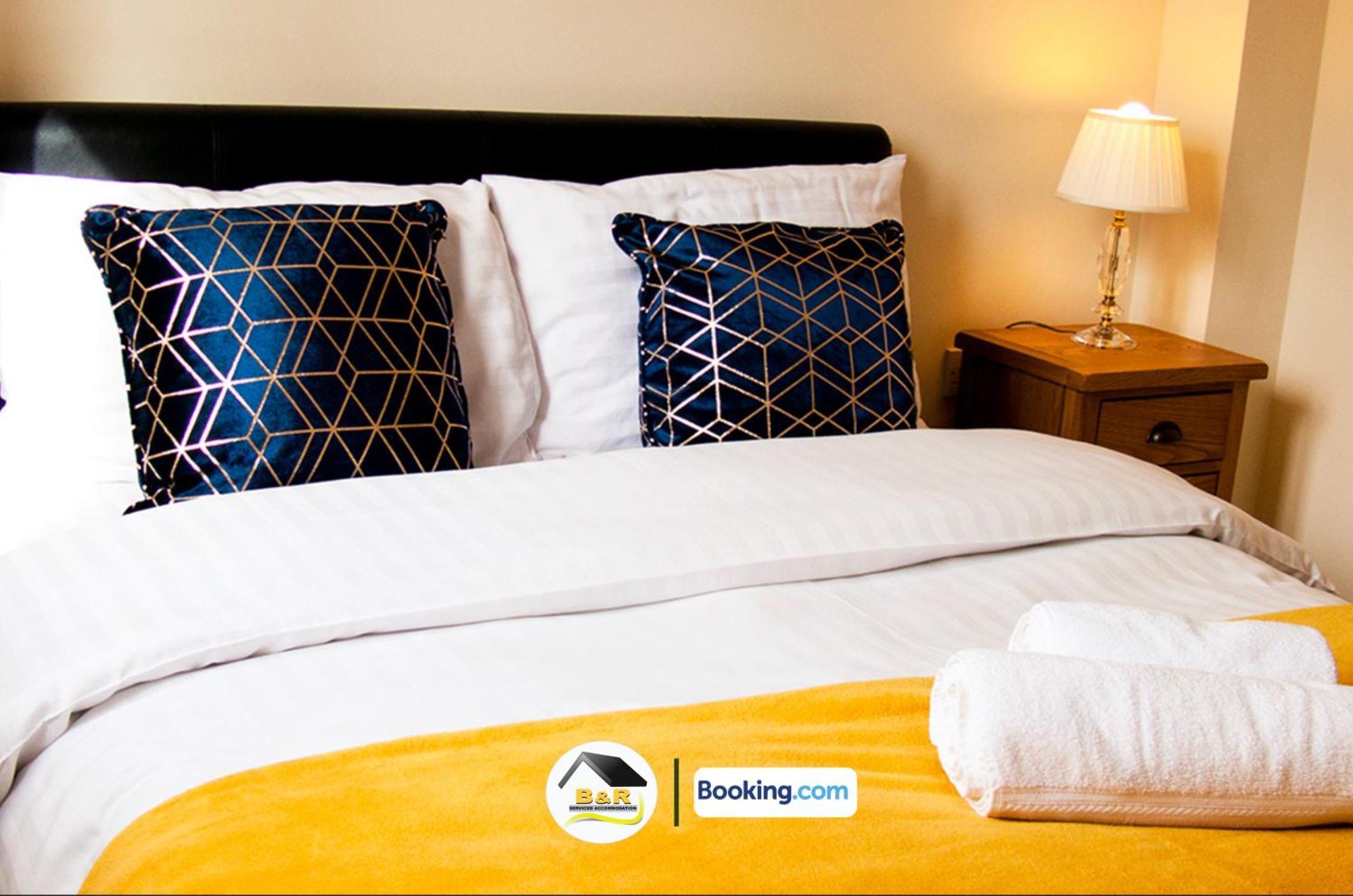 3 Bedroom House By B And R Serviced Accommodation Amesbury With Super Fast Wi-Fi 145Mbps Esterno foto