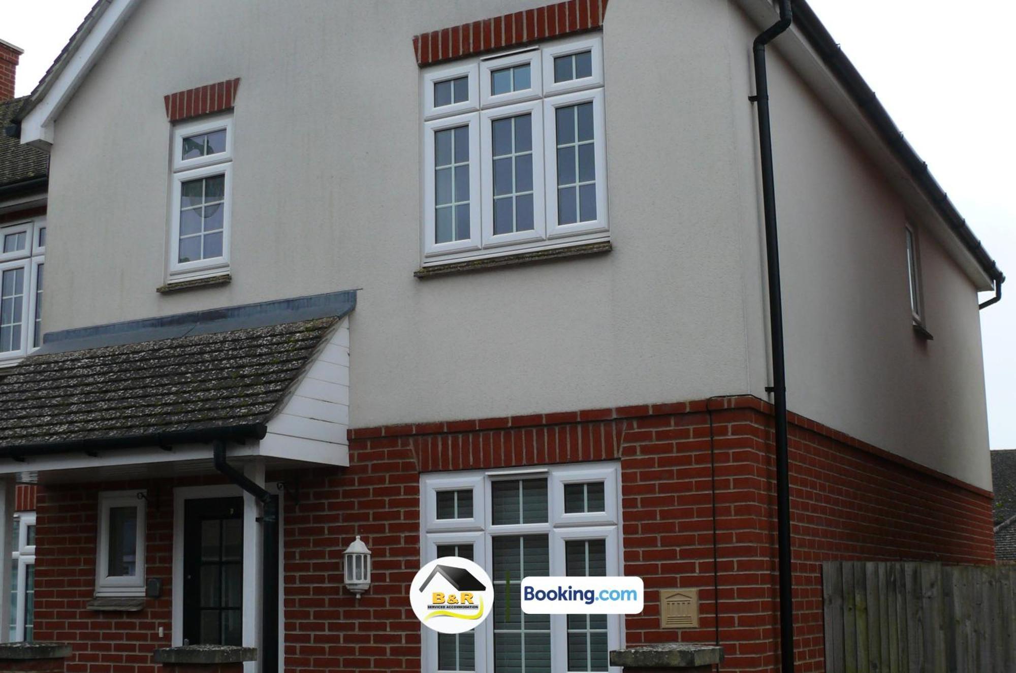 3 Bedroom House By B And R Serviced Accommodation Amesbury With Super Fast Wi-Fi 145Mbps Esterno foto