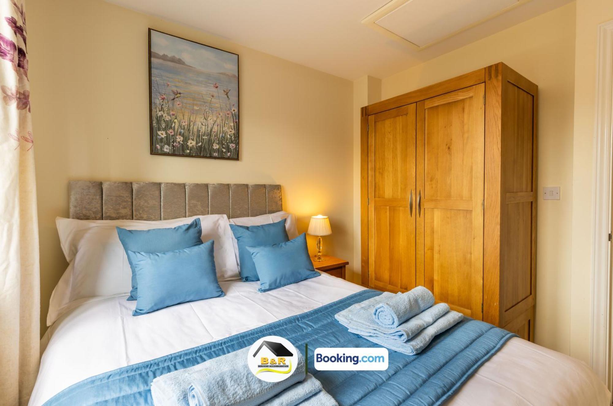 3 Bedroom House By B And R Serviced Accommodation Amesbury With Super Fast Wi-Fi 145Mbps Esterno foto